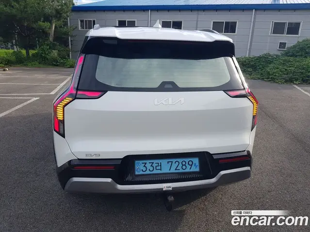 Kia EV9 2023 автомат (гидро), миниатюра 4