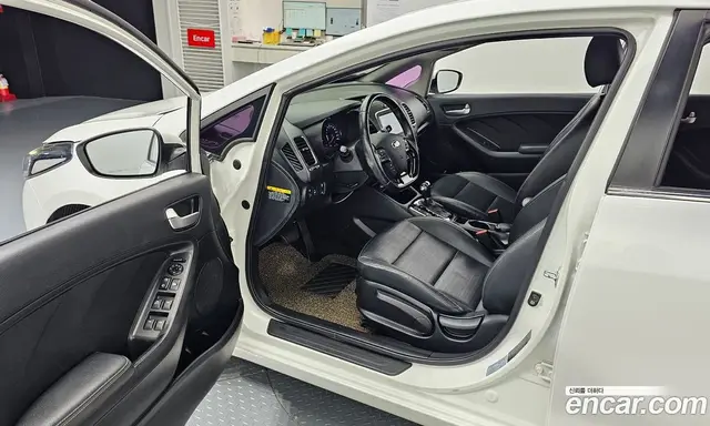 Kia K3 2016 1.6 автомат (гидро), миниатюра 10 Kia K3 2016 1.6 автомат (гидро), миниатюра 10
