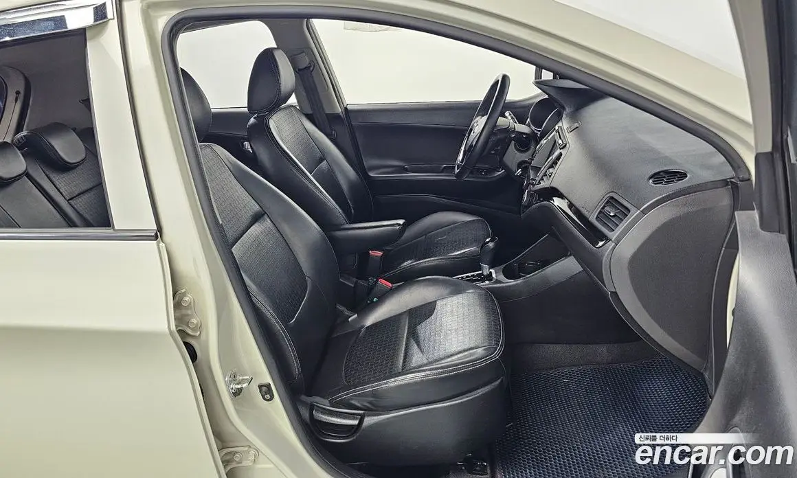 Kia Morning 2015 1.0 автомат (гидро), фото 16 Kia Morning 2015 1.0 автомат (гидро), фото 16