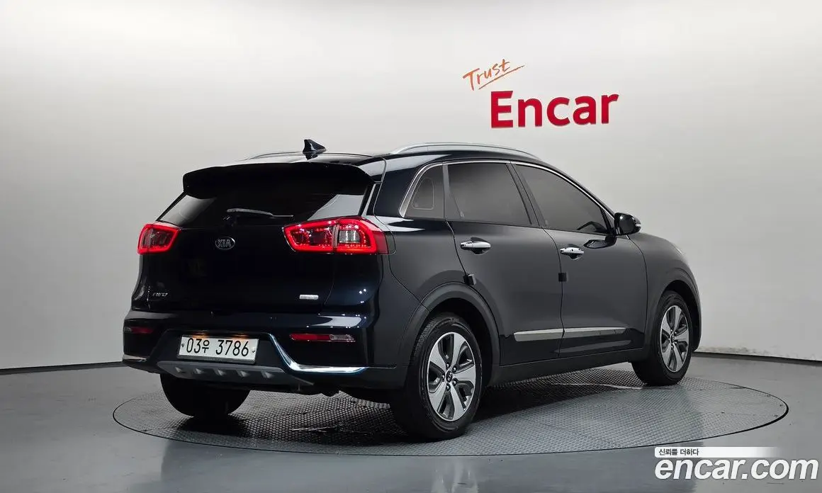 Kia Niro 2017 1.6 автомат (гидро), фото 2 Kia Niro 2017 1.6 автомат (гидро), фото 2