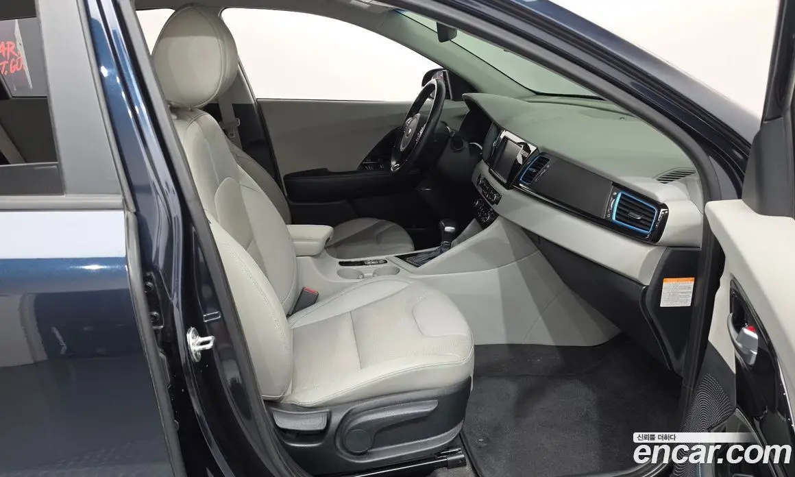 Kia Niro 2017 1.6 автомат (гидро), фото 16 Kia Niro 2017 1.6 автомат (гидро), фото 16