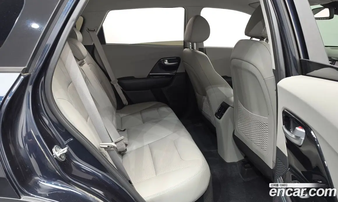 Kia Niro 2017 1.6 автомат (гидро), фото 17 Kia Niro 2017 1.6 автомат (гидро), фото 17