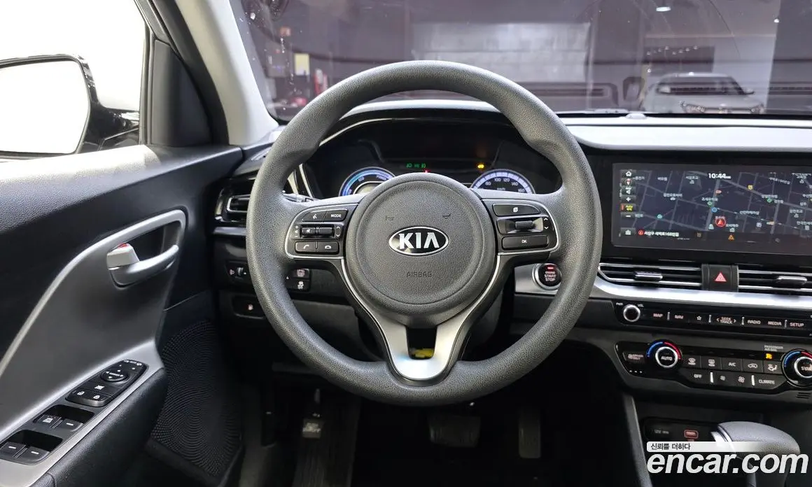 Kia Niro 2019 1.6 автомат (гидро), фото 14