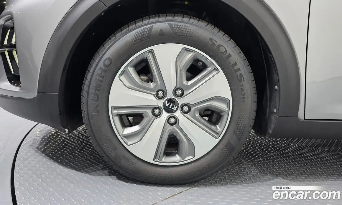 Kia Niro 2019 1.6 автомат (гидро), фото 5
