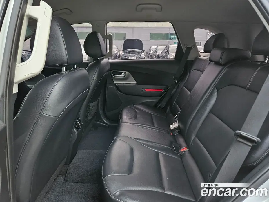 Kia Niro 2022 0.1 автомат (гидро), фото 13 Kia Niro 2022 0.1 автомат (гидро), фото 13