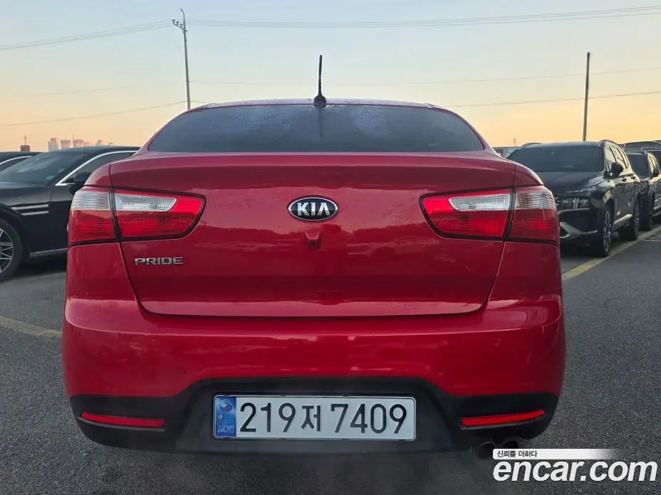 Kia Pride 2014 1.6 автомат (гидро), фото 4 Kia Pride 2014 1.6 автомат (гидро), фото 4