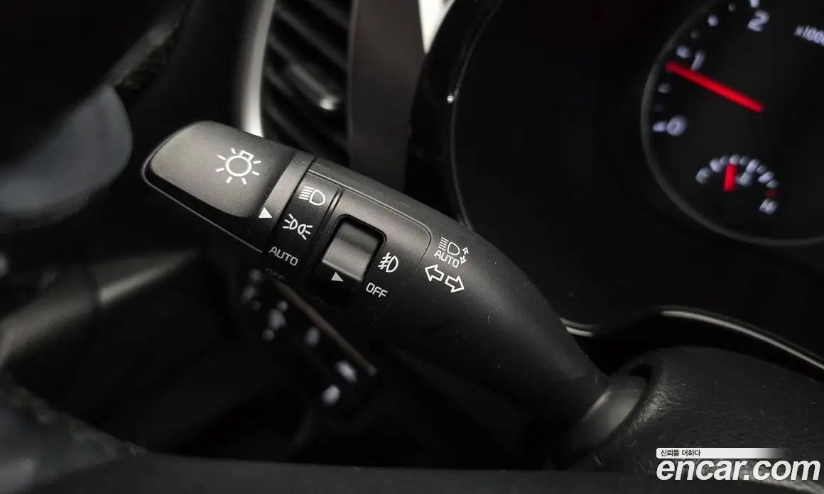 Kia Seltos 2019 1.6 автомат (гидро), фото 17 Kia Seltos 2019 1.6 автомат (гидро), фото 17