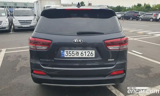 Kia Sorento 2017 2.0 автомат (гидро), миниатюра 4 Kia Sorento 2017 2.0 автомат (гидро), миниатюра 4