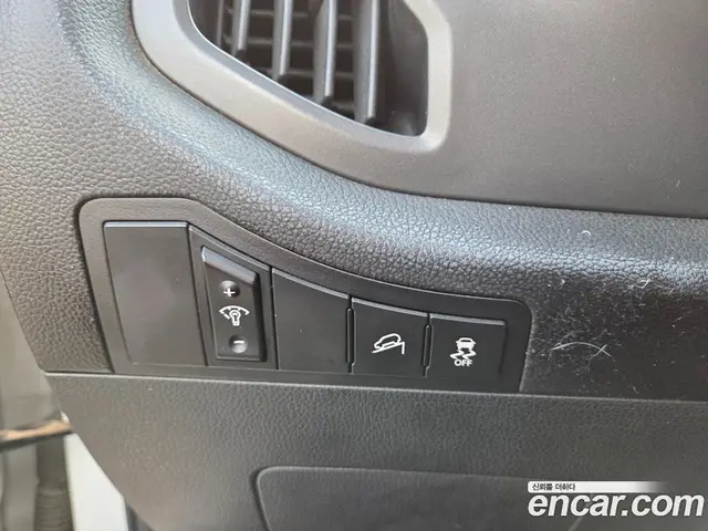 Kia Sportage 2010 2.0 механика, миниатюра 10 Kia Sportage 2010 2.0 механика, миниатюра 10