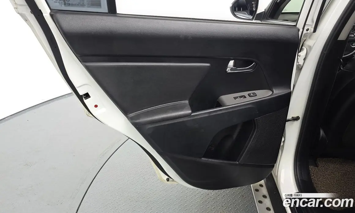 Kia Sportage 2014 2.0 автомат (гидро), фото 14