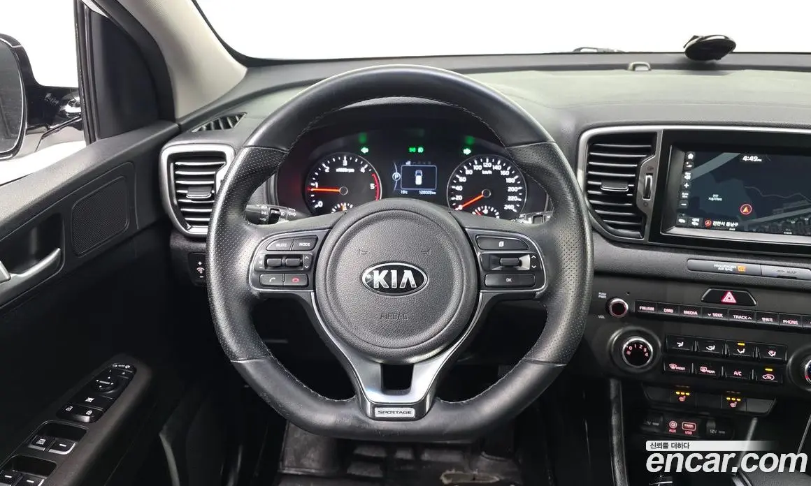 Kia Sportage 2015 1.7 автомат (гидро), фото 15
