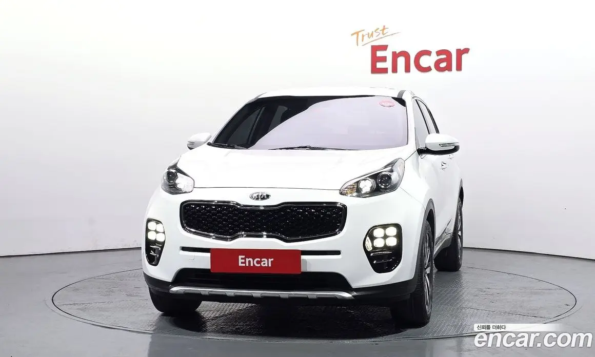 Kia Sportage 2015 1.7 автомат (гидро), фото 3