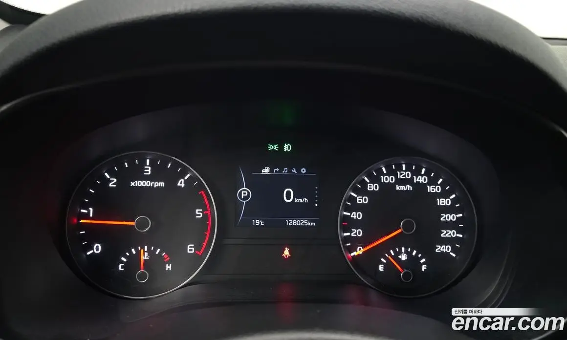 Kia Sportage 2015 1.7 автомат (гидро), фото 8