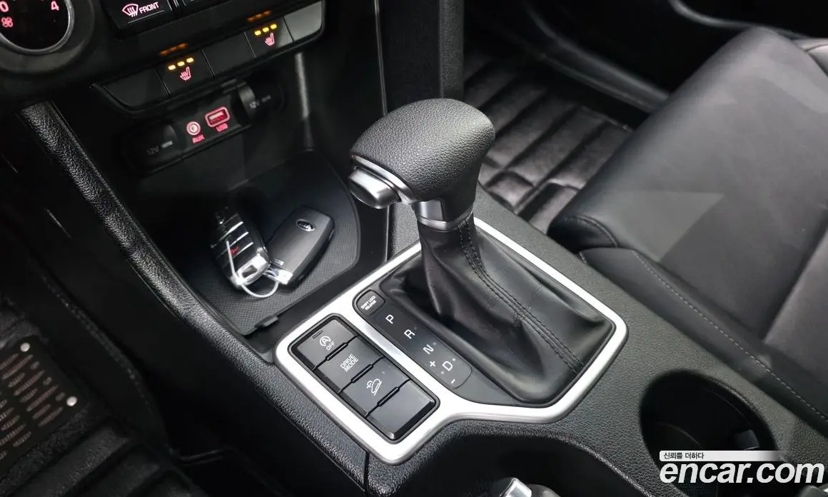 Kia Sportage 2015 1.7 автомат (гидро), фото 9