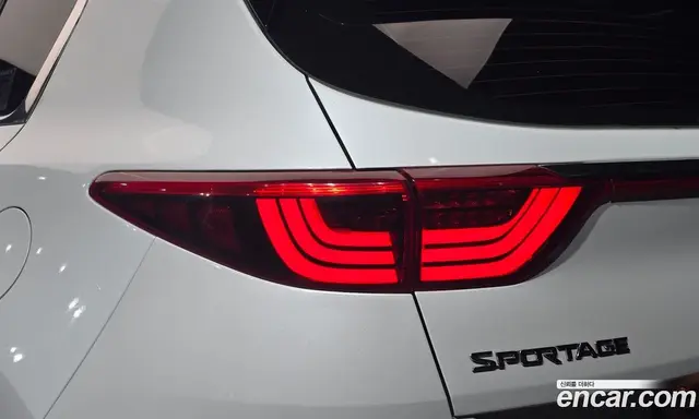 Kia Sportage 2017 2.0 автомат (гидро), миниатюра 9