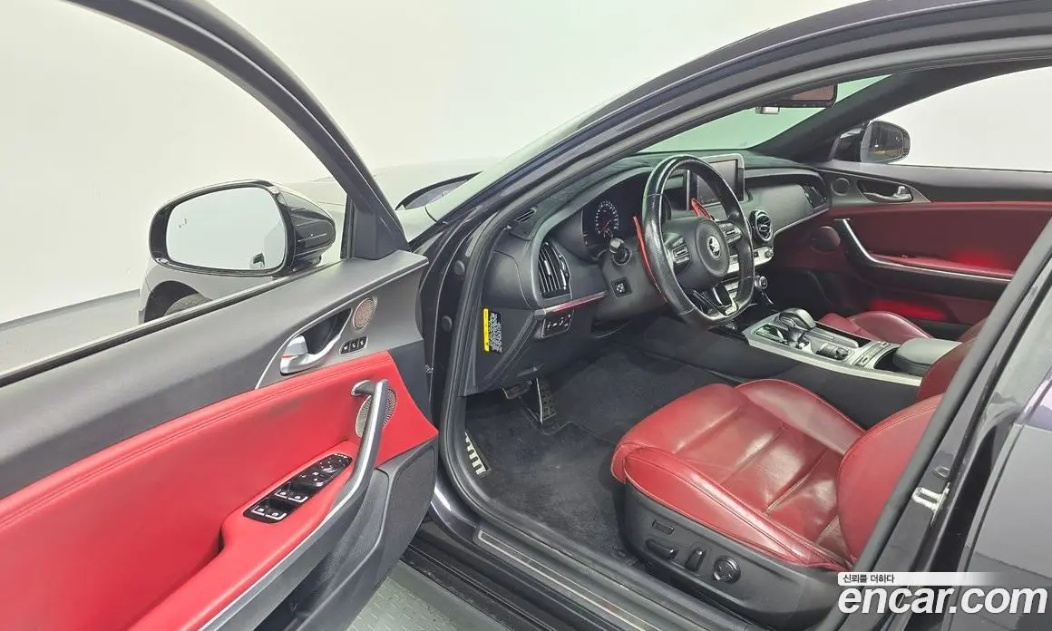 Kia Stinger 2018 3.3 автомат (гидро), фото 13
