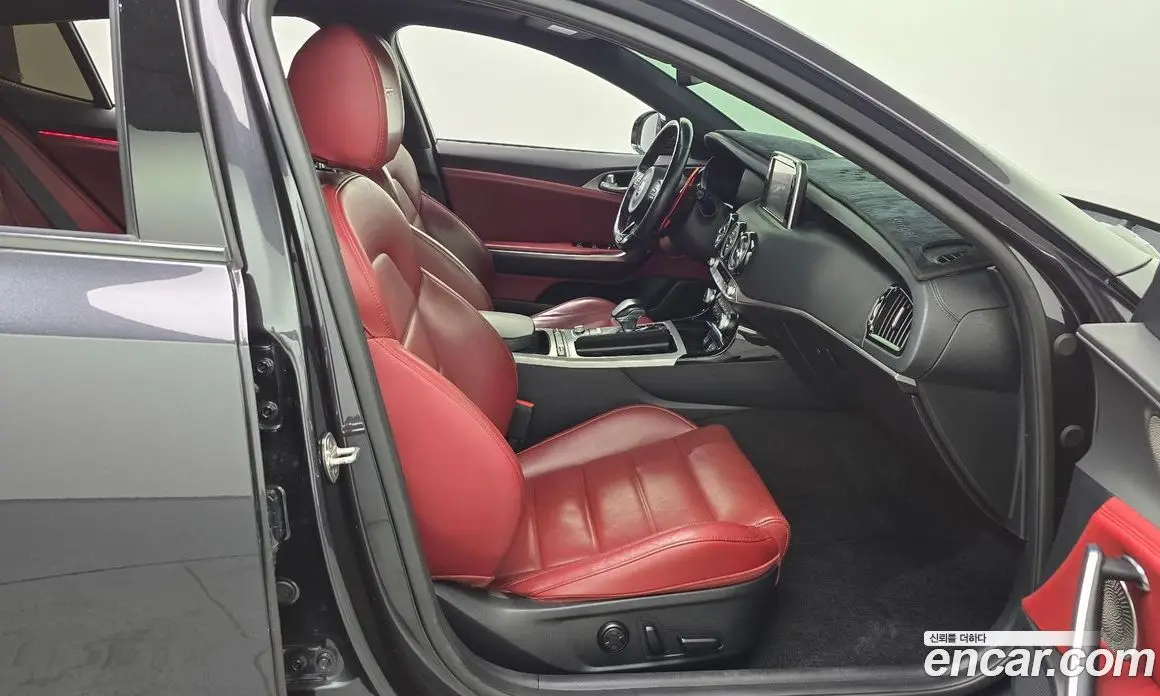 Kia Stinger 2018 3.3 автомат (гидро), фото 16