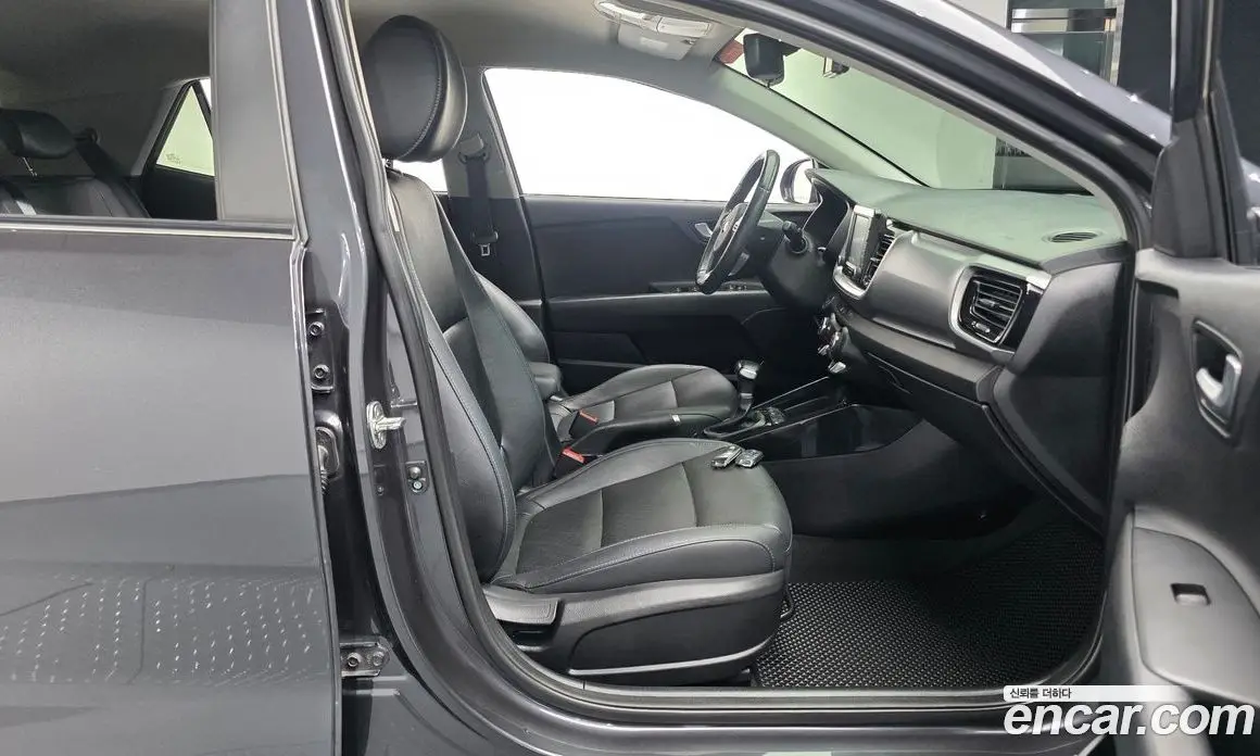 Kia Stonic 2017 1.6 автомат (гидро), фото 15