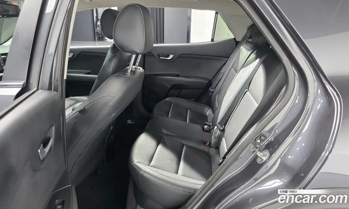 Kia Stonic 2017 1.6 автомат (гидро), фото 17