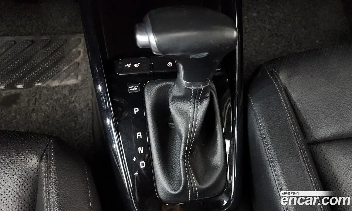 Kia Stonic 2019 1.6 автомат (гидро), фото 9