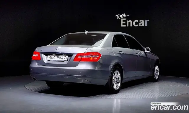 Mercedes-Benz E-Class 2012 1.8 автомат (гидро), миниатюра 2