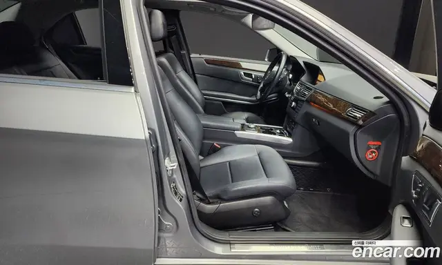 Mercedes-Benz E-Class 2012 1.8 автомат (гидро), миниатюра 11
