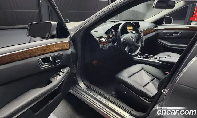 Mercedes-Benz E-Class 2012 1.8 автомат (гидро), миниатюра 10