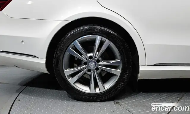 Mercedes-Benz E-Class 2013 2.1 автомат (гидро), миниатюра 5 Mercedes-Benz E-Class 2013 2.1 автомат (гидро), миниатюра 5