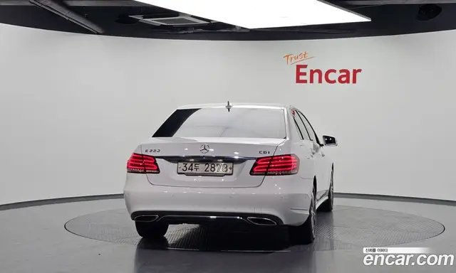 Mercedes-Benz E-Class 2013 2.1 автомат (гидро), миниатюра 4 Mercedes-Benz E-Class 2013 2.1 автомат (гидро), миниатюра 4