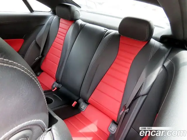 Mercedes-Benz E-Class 2017 1.9 автомат (гидро), миниатюра 6 Mercedes-Benz E-Class 2017 1.9 автомат (гидро), миниатюра 6