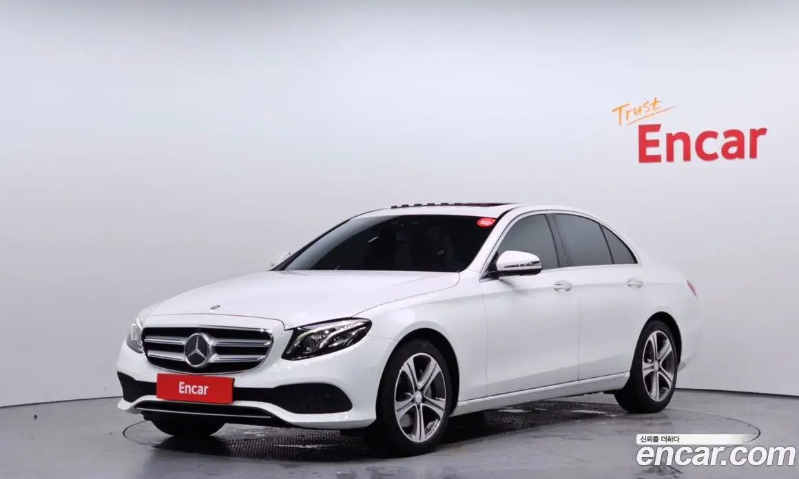 Mercedes-Benz E-Class 2017 2.0 автомат (гидро), фото 1 Mercedes-Benz E-Class 2017 2.0 автомат (гидро), фото 1
