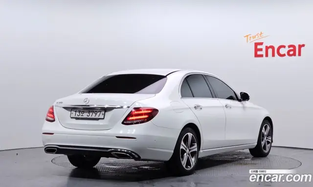 Mercedes-Benz E-Class 2017 2.0 автомат (гидро), миниатюра 2 Mercedes-Benz E-Class 2017 2.0 автомат (гидро), миниатюра 2