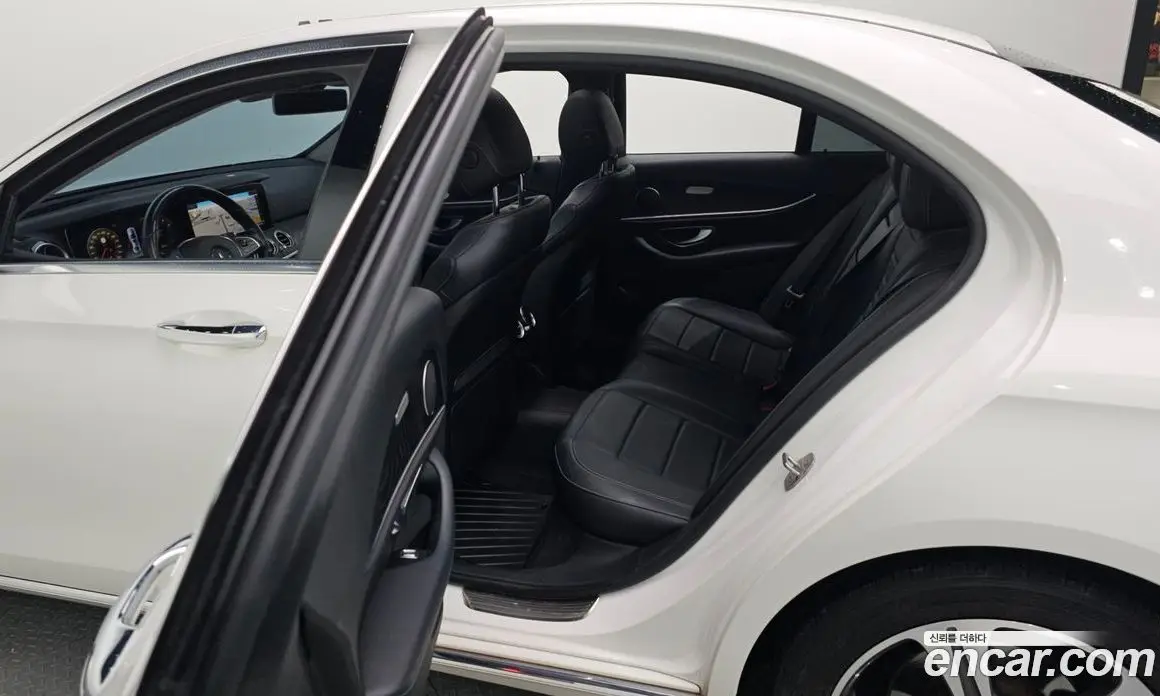 Mercedes-Benz E-Class 2017 2.0 автомат (гидро), фото 13 Mercedes-Benz E-Class 2017 2.0 автомат (гидро), фото 13