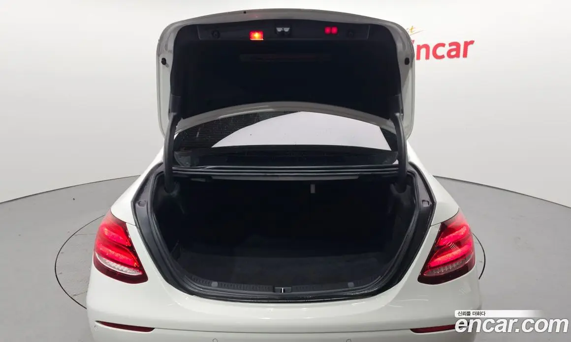Mercedes-Benz E-Class 2017 2.0 автомат (гидро), фото 20 Mercedes-Benz E-Class 2017 2.0 автомат (гидро), фото 20