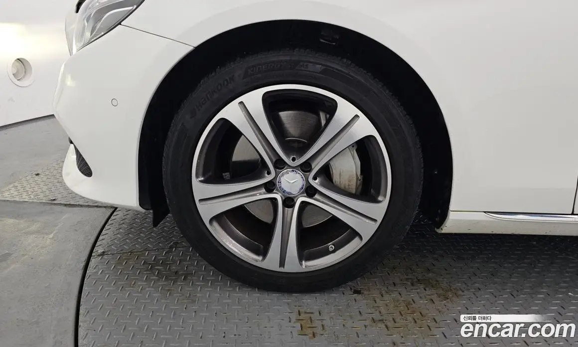 Mercedes-Benz E-Class 2017 2.0 автомат (гидро), фото 5 Mercedes-Benz E-Class 2017 2.0 автомат (гидро), фото 5