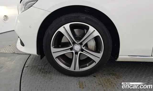 Mercedes-Benz E-Class 2017 2.0 автомат (гидро), миниатюра 5 Mercedes-Benz E-Class 2017 2.0 автомат (гидро), миниатюра 5