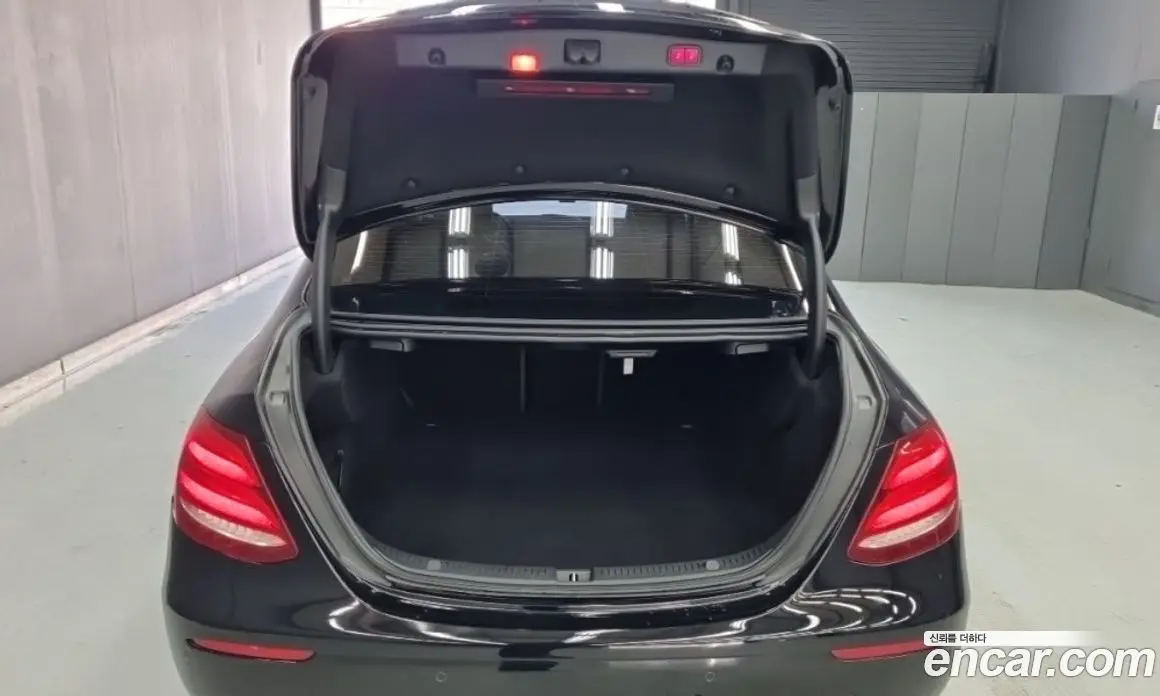 Mercedes-Benz E-Class 2018 2.0 автомат (гидро), фото 5 Mercedes-Benz E-Class 2018 2.0 автомат (гидро), фото 5
