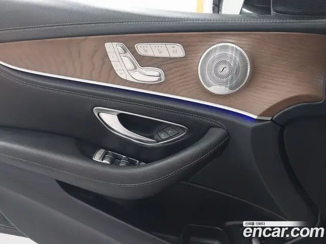 Mercedes-Benz E-Class 2019 2.0 автомат (гидро), миниатюра 12