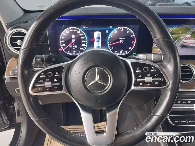 Mercedes-Benz E-Class 2019 2.0 автомат (гидро), миниатюра 10