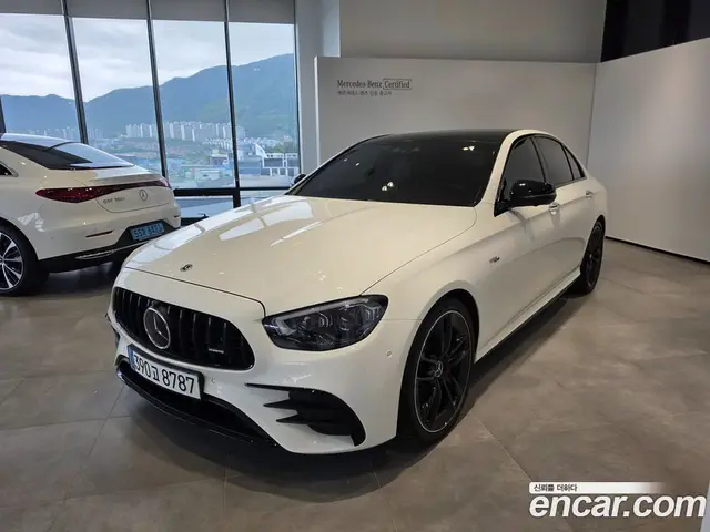 Mercedes-Benz E-Class 2023 3.0 автомат (гидро), миниатюра 2