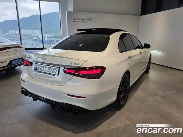 Mercedes-Benz E-Class 2023 3.0 автомат (гидро), миниатюра 5
