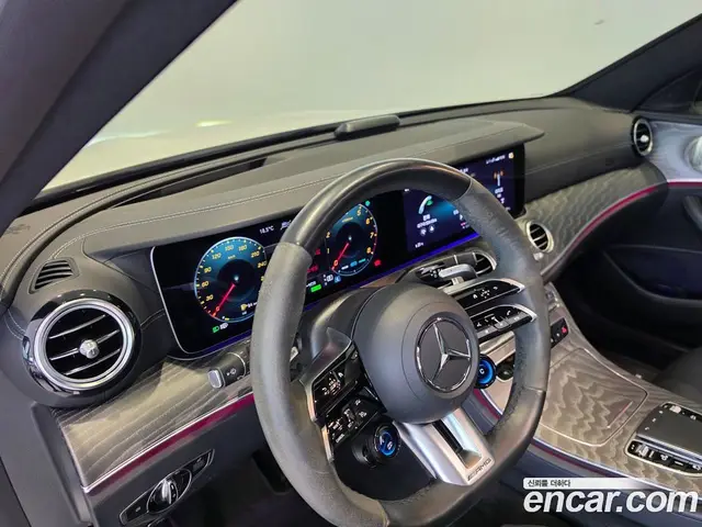 Mercedes-Benz E-Class 2023 3.0 автомат (гидро), миниатюра 10
