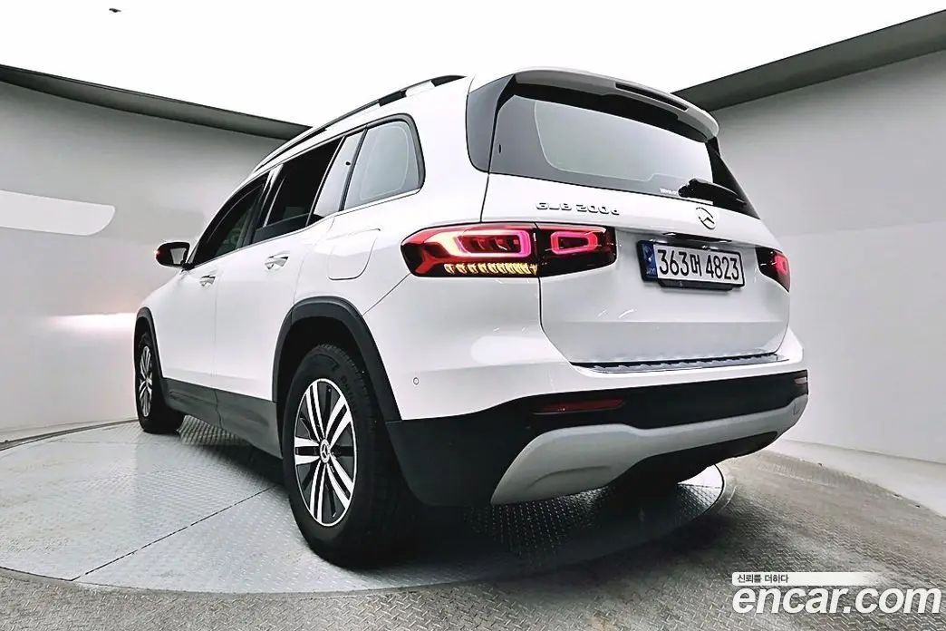 Mercedes-Benz GLB-Class 2021 1.9 автомат (гидро), фото 4 Mercedes-Benz GLB-Class 2021 1.9 автомат (гидро), фото 4
