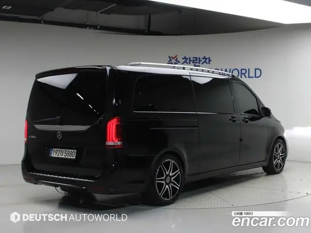 Mercedes-Benz V-Class 2018 2.1 автомат (гидро), миниатюра 2