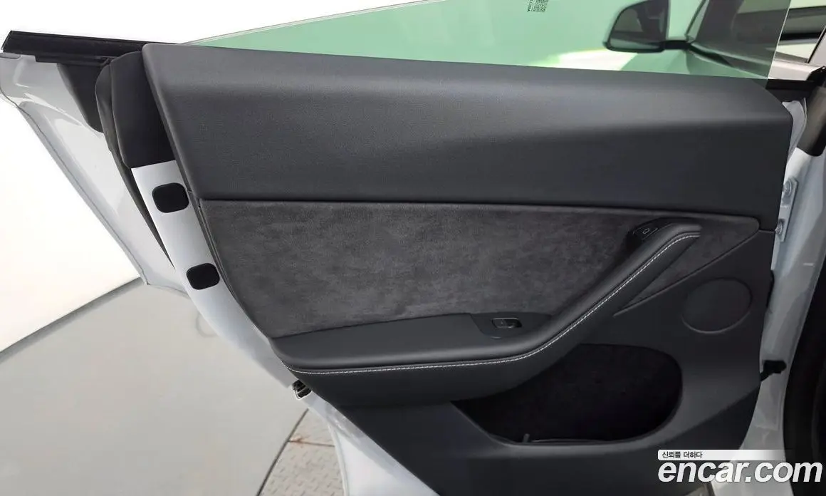 Tesla Model Y 2024 0.2 автомат (гидро), фото 14 Tesla Model Y 2024 0.2 автомат (гидро), фото 14