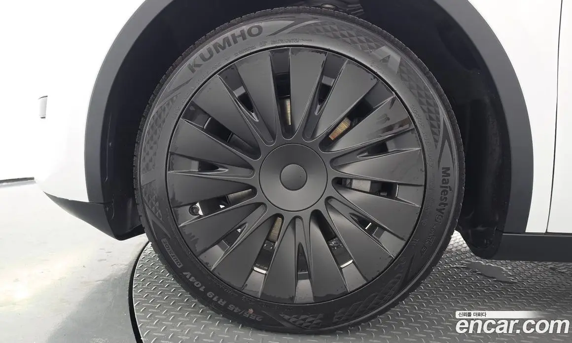Tesla Model Y 2024 0.2 автомат (гидро), фото 4 Tesla Model Y 2024 0.2 автомат (гидро), фото 4