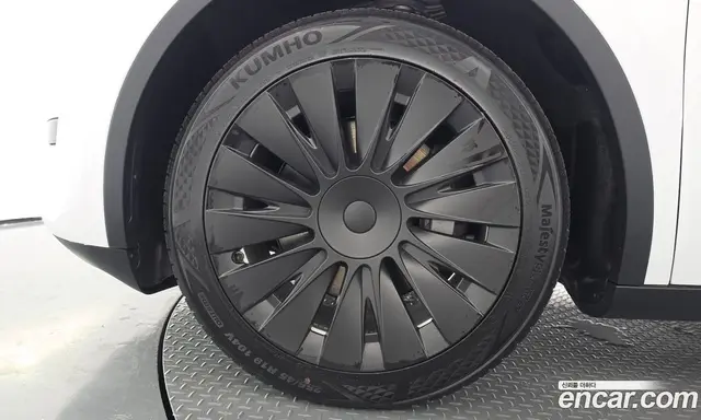 Tesla Model Y 2024 0.2 автомат (гидро), миниатюра 4 Tesla Model Y 2024 0.2 автомат (гидро), миниатюра 4