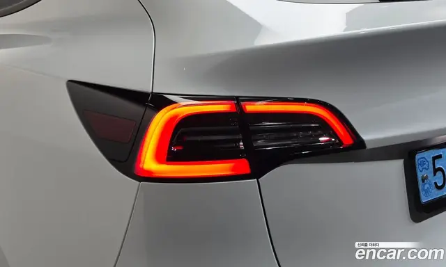 Tesla Model Y 2024 0.2 автомат (гидро), миниатюра 8 Tesla Model Y 2024 0.2 автомат (гидро), миниатюра 8