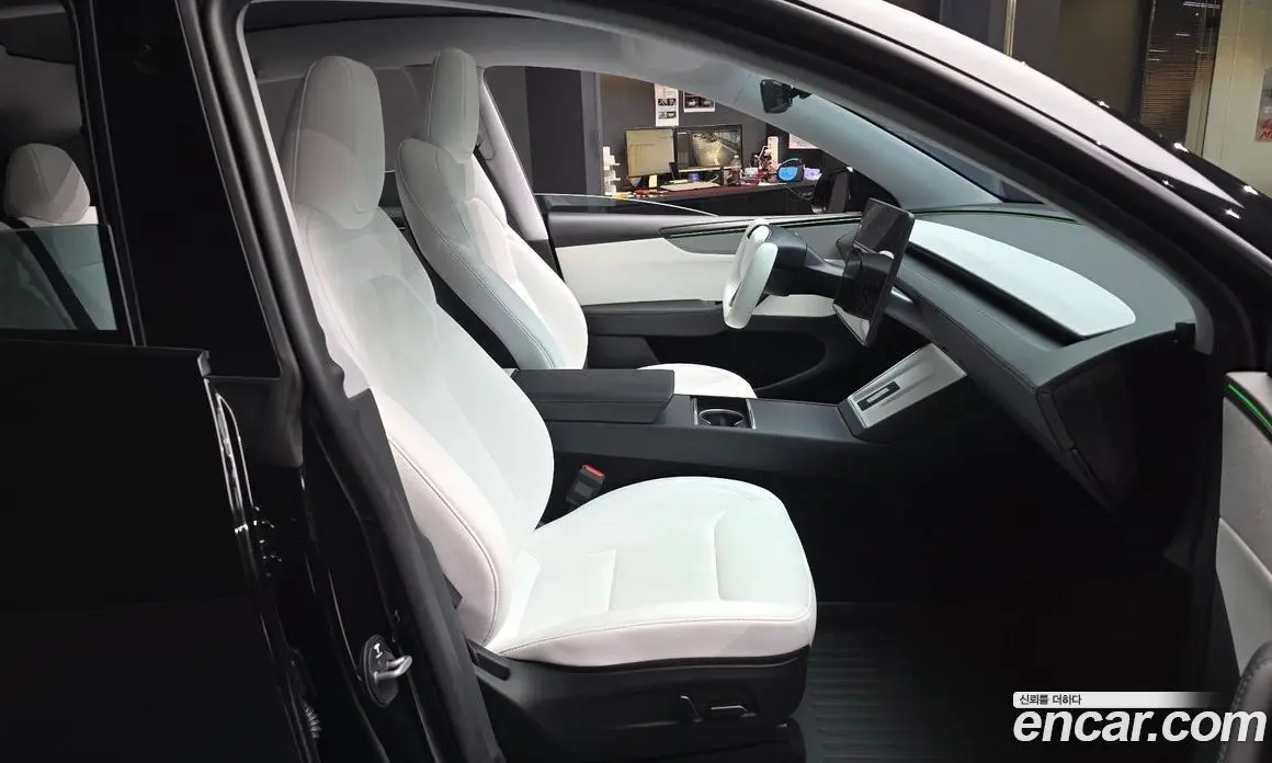 Tesla Model Y 2025 0.2 автомат (гидро), фото 11