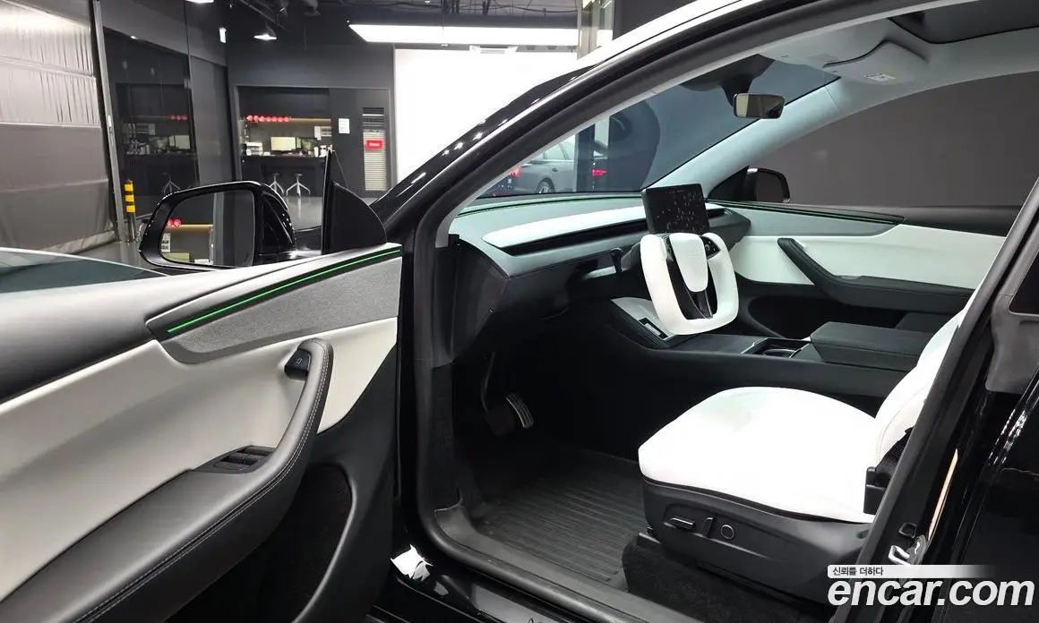 Tesla Model Y 2025 0.2 автомат (гидро), фото 10